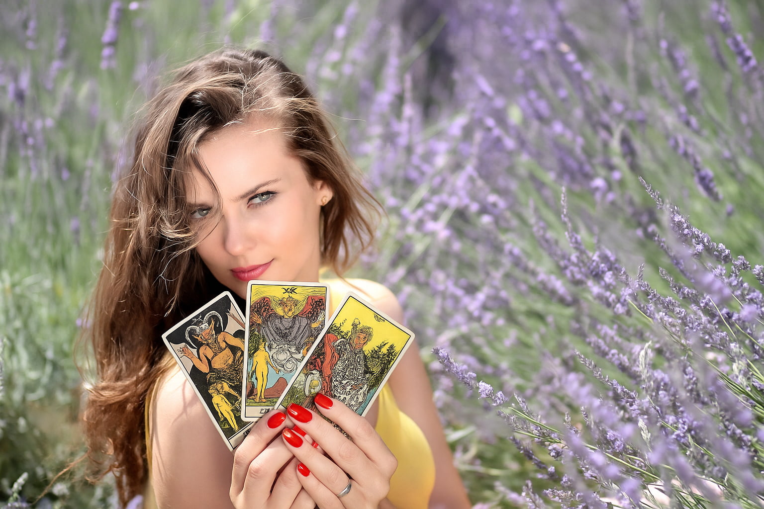tarot barato, tarot gratis, tarot económico, tarot sincero, tarot honesto, tarot certero, almas gemelas, tarot y cristales, sanación, equilibrio, Tarotista española, Tarot gratis, Tarot barato, dominó, dados, adinkrs, runas, baraja española,