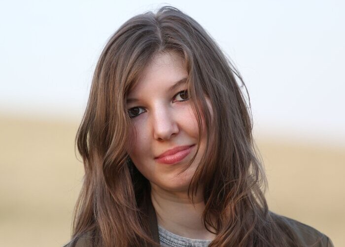 Milagros, tarotista experta en el Tarot de Marsella, cartomante profesional y vidente especializada en interpretación de sueños y arcanos mayores