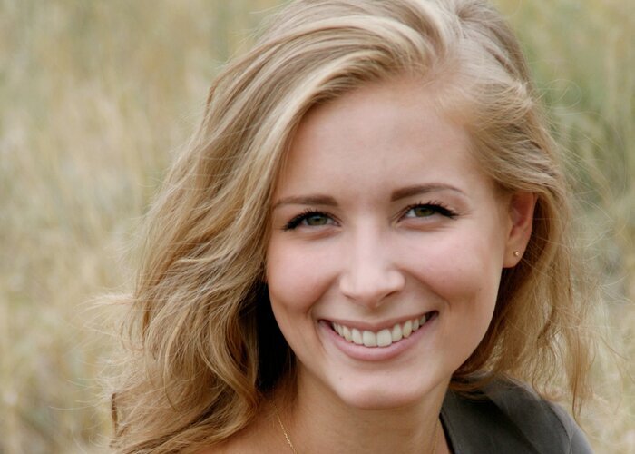 Rosy, tarotista experta en Tarot de Marsella y Rider Waite, ritualista profesional y vidente especializada en lecturas espirituales